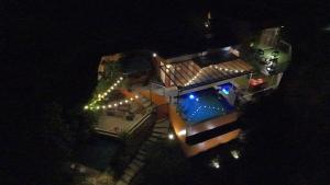 Barneys Pointe Beach House, Batangas City