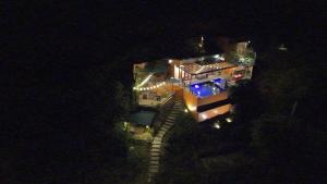 Barneys Pointe Beach House, Batangas City