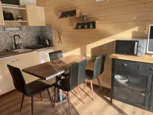 REZ DE JARDIN CALME ST LARY PROCHE TELECABINE