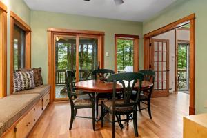 Bear Luxury with Wintergreen Advantage