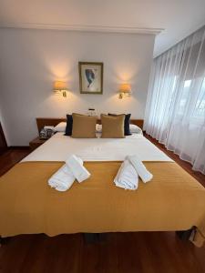 Uxarte -Alojamiento, restaurante y piscinas