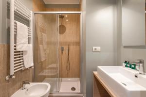 Duomo Apartments B Home - Cozy Two Bedrooms & Bathroom