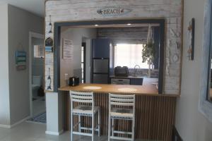 6 Bayview Seaside Apartment