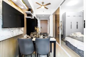 The Travelers Home & Staycation