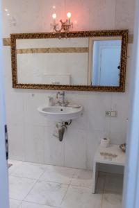 Megys 3 Bedroom Central Apartment near NDK