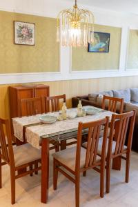 Megys 3 Bedroom Central Apartment near NDK