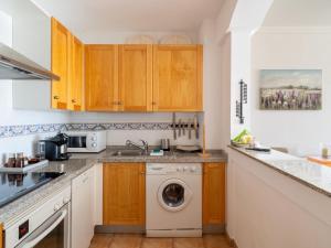 3 bedroom apartment with sea view