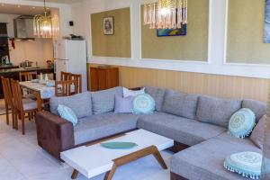 Megys 3 Bedroom Central Apartment near NDK