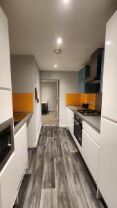 3 Bed home - Central Location - Ideal long stay