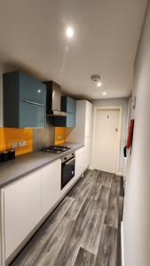 3 Bed home - Central Location - Ideal long stay