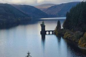 3-Bed Cottage Near Lake Vyrnwy Garden & PetsOk