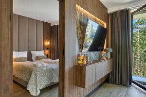 Golden Hour Apartments- Loft H 118