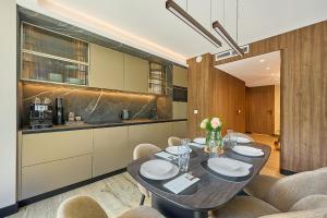 Golden Hour Apartments- Loft H 118