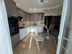 Apartment - Dzhordzha Vashynhtona