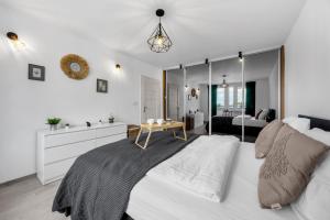 Gocław Apartment - 48m2, Balcony - by Rentujemy