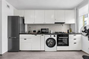 Gocław Apartment - 48m2, Balcony - by Rentujemy