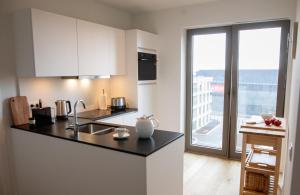 OSEA - Bright Seaside Apartment with Balcony