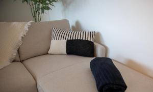 OSEA - Bright Seaside Apartment with Balcony