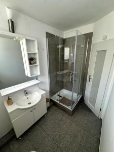 BookieB Apartment by Schmitt