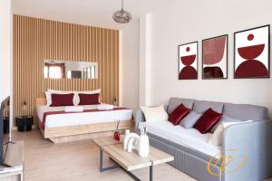 Nuccia Luxury Apartment and Suites - Terrace, bright glass lounge, 200mt to Metro-5min to Vatican, A-C