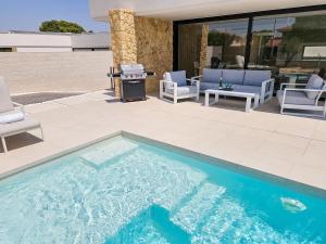 Fee4me Exclusive Villa with Pool and Parking