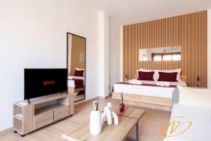 Nuccia Luxury Apartment and Suites - Terrace, bright glass lounge, 200mt to Metro-5min to Vatican, A-C