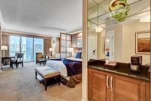 MGM SIGNATURE - Strip View Suite- FREE valet parking