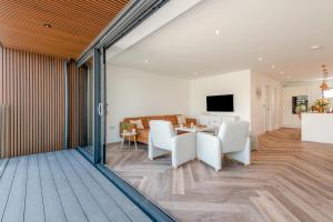 4 Bed in Bournemouth oc-e32247