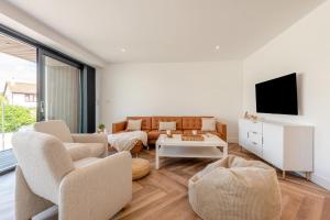 4 Bed in Bournemouth oc-e32247