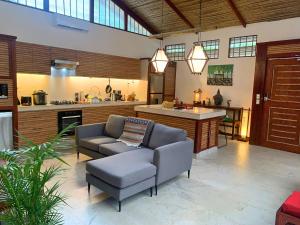 Uva Blue Villas - Pool House - AC, 3 bedrooms, 7 guests, Indoor pool with spill