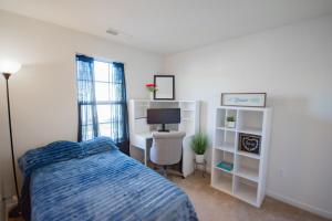 Falling Waters Retreat l Free Parking Sleeps 4-6