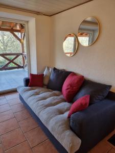 NOUVEAU Gite Le Geai Bleu a 5min de La Petite Pierre Terrasse couverte et jardin