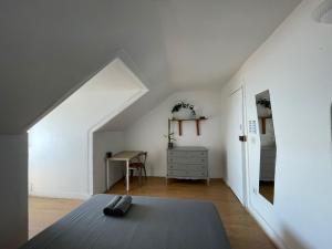 Santos Apartment in Central Lisbon with River View