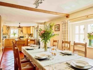 Onnen Fawr Farmhouse