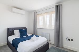 Stylish 4-Bed Home in Central Wellingborough