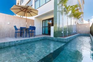 Flat com Piscina Privativa