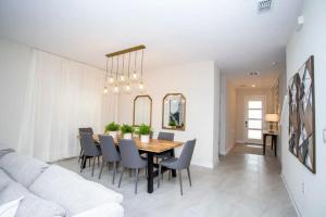 Luxuosa Casa 5 Quartos com Piscina 10 Min Disney!