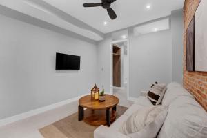 Modern West Village 1BR Garden steps to subway