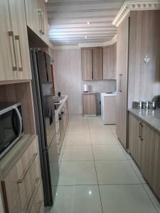 Entire Modern House!!- Middelburg