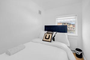 4 Bed - Sleeps 8 - Free Parking - Garden