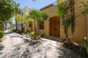 FN 397 Oceanview Escape with Rooftop Terrace & Mountain