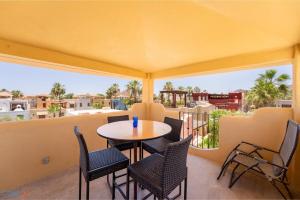 FN 397 Oceanview Escape with Rooftop Terrace & Mountain