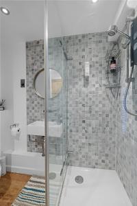 1 Bed Stylish Central Apartment - Barbican Plymouth