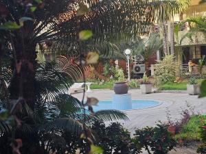 Cozy 2 Bedroom Apartment