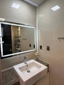 Newport Luxe Stay Condo