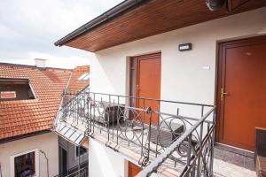 Dolná - mezonetový apartmán na námestí