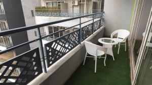 Jacuzzi Golden Aura Suite with Private