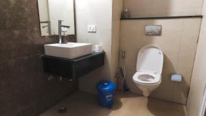 Jacuzzi Golden Aura Suite with Private