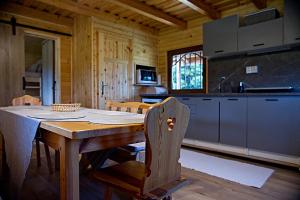 Chalúpka pod brezou