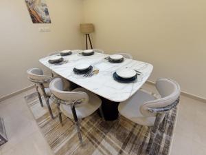 Elegant 3-Bedroom Apartment with Reception and Dining Space Mokattam, Cairo